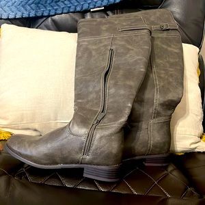 Love the feel of these boots leather very warm and comfortable